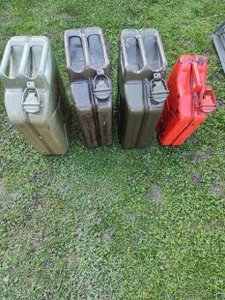 Kanister, kanistre na benzín