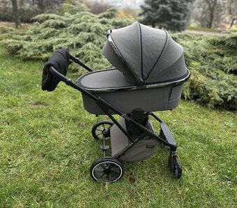 Kombinovaný kočík MOON Piú Extra 2024