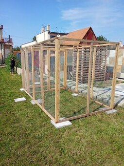 Predám veľkú priestrannú volieru