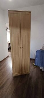 Vesiakova skrina + stena