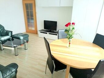 TOP | 3i priestranný byt v skvelej lokalite, 76m2 s loggiou