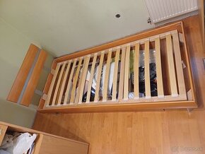 Predam postel s uloznym priestorom - 1