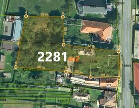 Veľký STAVEBNÝ pozemok na predaj - v strede obce Radzovce