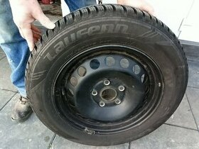 Predám zimné pneu s diskami na Octaviu II 195/65 R15 91T - 1