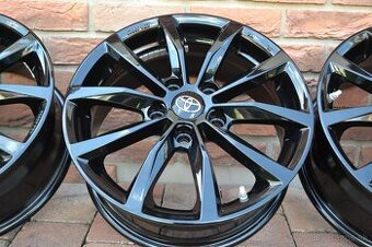 5x114,3 R16 Hlinikove disky na Toyotu Auris Corolla Cross