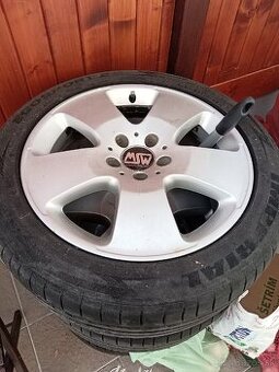 245/45r17