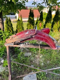 Predam zadny blatnik na Jawa