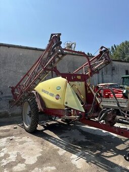 Predam postrekovac Hardi Navigator 4000