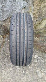Letné pneu Goodyear EfficientGrip Performance 215/55 R17 94V