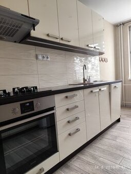 Predám 3 izbový byt 74 m2 , ulica Michalská, obec Hlohovec