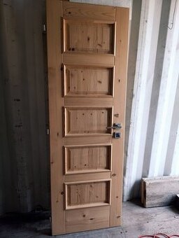 Masívne smrekové dvere 60cm