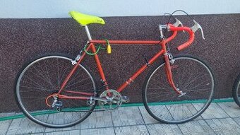 Cestný bicykel