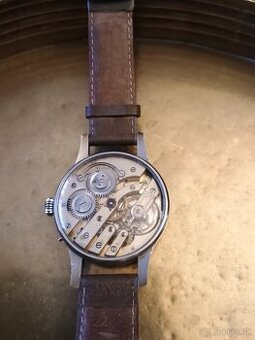 Náramkové hodiny Doxa