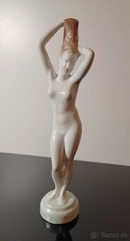 PREDANE. Krásna porcelánovú značená soška Akt