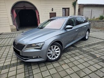 Škoda Superb Combi 1.6 TDI M6 Style Kamera DVD Orig. KM
