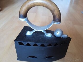 Starodávna žehlička - 1