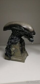 FURYU Alien vs Predator Mini Bust