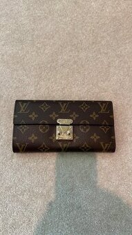 Louis Vuitton a Channel doplnky