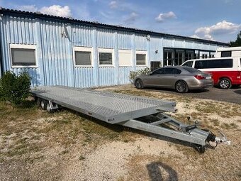 Trojnapravovy prívesných vozik