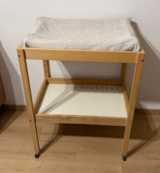 Prebalovací pult Ikea Sniglar (na kolieskach + podložka)