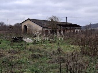 Inv.pozemok – orná pôda a hospodárske budovy v obci Starňa