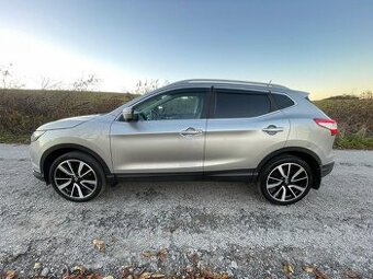 Nissan Qashqai 1.5 dCi 81 kW Tekna  - GARÁŽOVANÉ