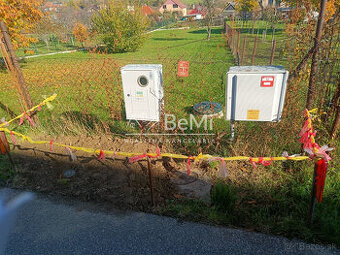 Pozemok - Ardanovce, všetky siete na pozemku Piešťany -13km