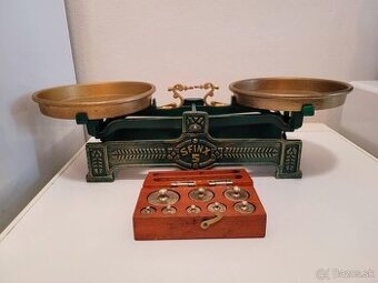 Starožitná váha 5kg Sfinx so závažiami.