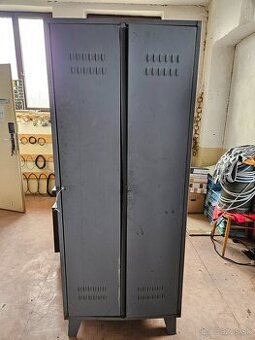 Plechové šatníkové skrine