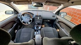 Ford Mondeo 2.2 TDCi (2005, Mk3) na diely alebo opravu