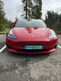 Tesla model 3 performance