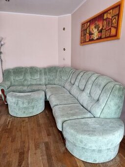 Rozkladací rohový gauč s taburetom – výborný stav