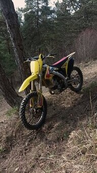 Suzuki RM-Z 250 
