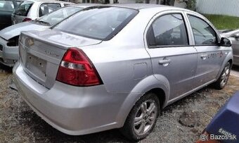 Chevrolet Aveo 1.4 2009 predám DVERE, NÁRAZNÍK, ZADNá kapota