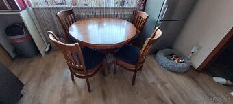 Predám jedálenský kruhový stôl,priemer 107 cm