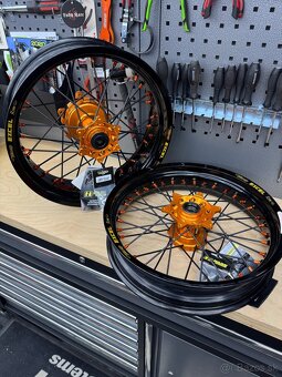 Supermoto kolesá a iné diely