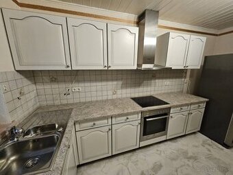 Masívna kuchynská linka z Nemecka so spotrebičmi