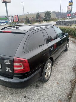 Oktavia..2.2.liter..103.kw..rok..2007