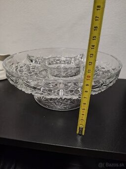 Sklenená nádoba na občerstvenie,oriešky a podobne