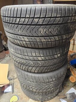 275/30 R21