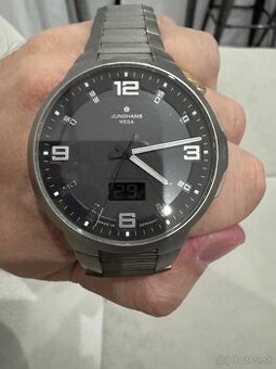 Predám Junghans MEGA