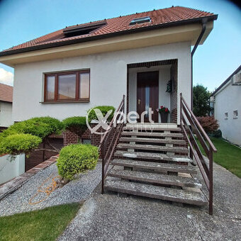 PREDAJ - Veľkorysý 5 izbový rodinný dom v Slovenskom Grobe