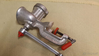 Predám mlynček na mäso.