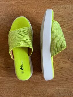 slapky s kamienkami NOVE