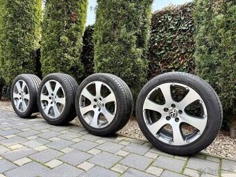 Komplet letnú sadu alu na VW - 215/50 235/45 5x112 R17.
