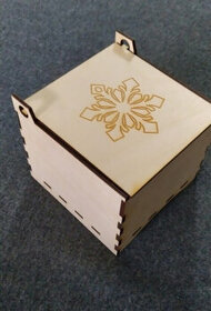 Drevena krabicka, skatula s vypalovanym motívom