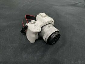 Canon EOS R50 + RF-S 18-45 mm IS STM