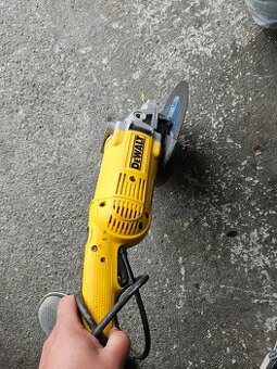 Predám veľkú karbobrúsku dewalt