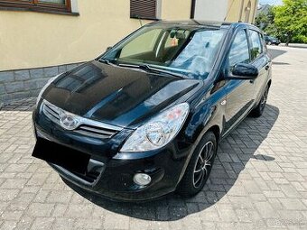 •Hyundai i20 1.2i 16V Comfort •r.v.2010 •111 000km