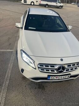 Mercedes benz GLA 180